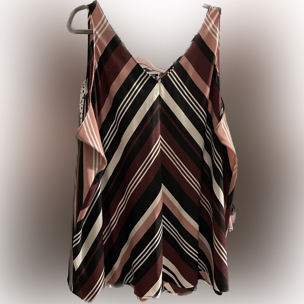 NWOT. Lane Bryant Shell Top